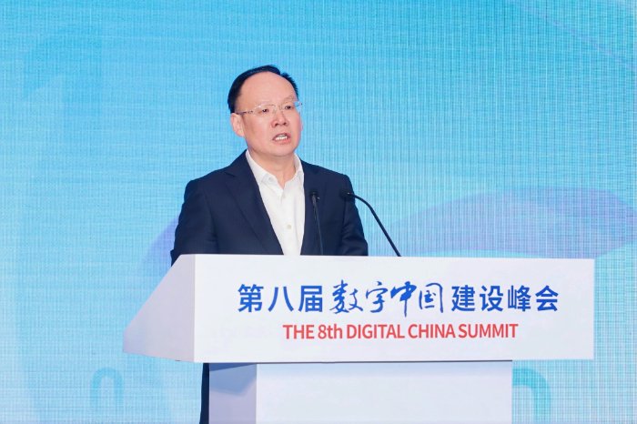 　　中国一汽董事长、党委书记邱现东致欢迎辞